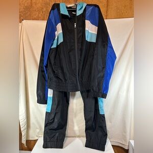 WEIV Women’s black/two-tone blue/white windbreaker 2  piece suit L